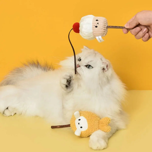 MichuPet Happy Cat Toy Cupcake Silver Vine Stick
